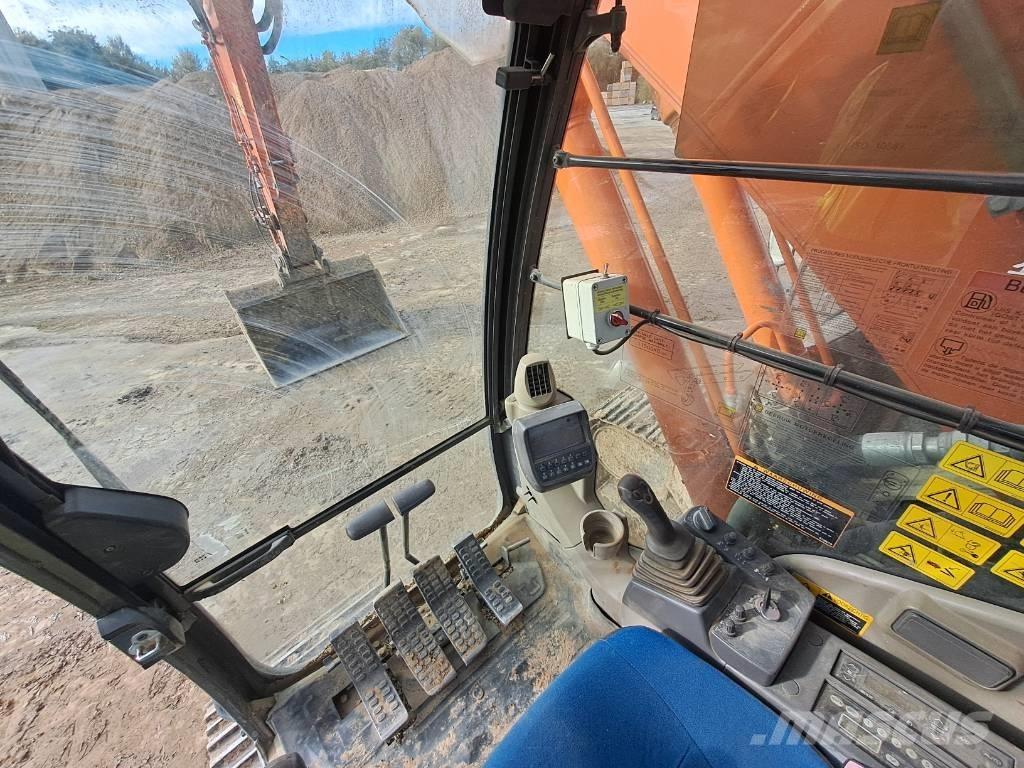 Hitachi ZX225USLC-3 Escavatori cingolati