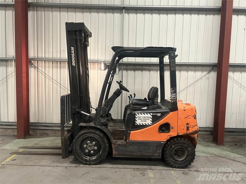 Doosan D25S-5 Carrelli elevatori diesel