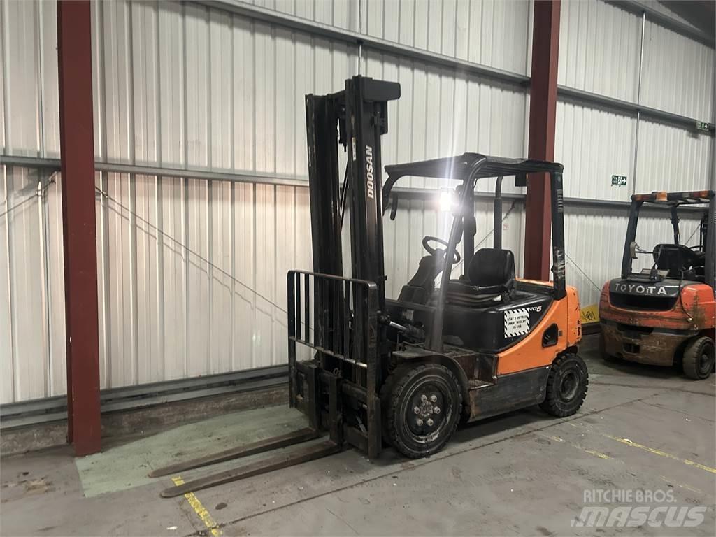 Doosan D25S-5 Carrelli elevatori diesel