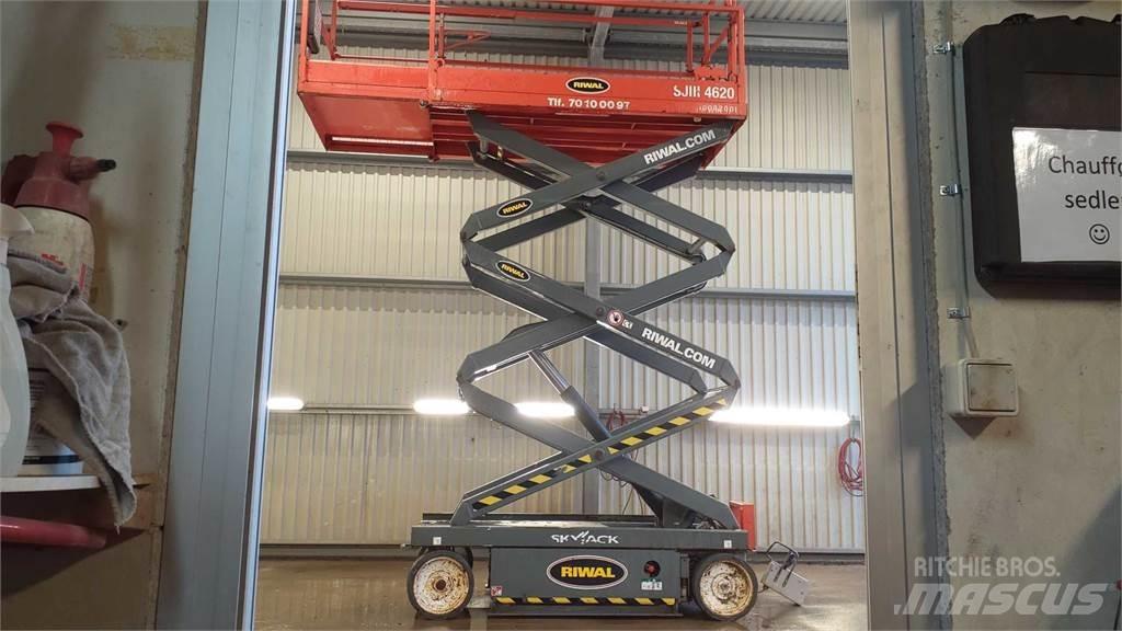 SkyJack SJIII4620 Piattaforme a pantografo