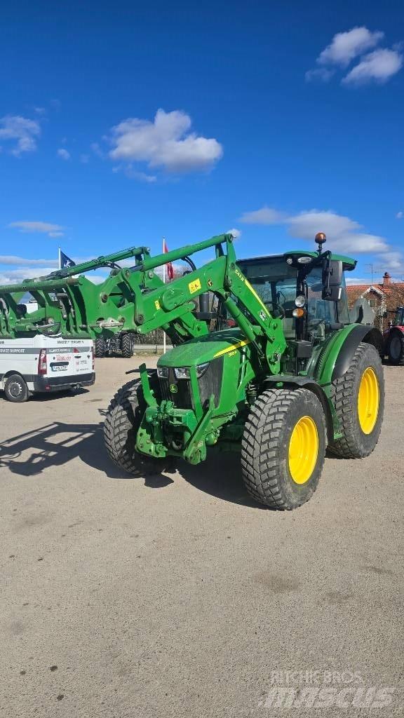 John Deere 5125R Trattori