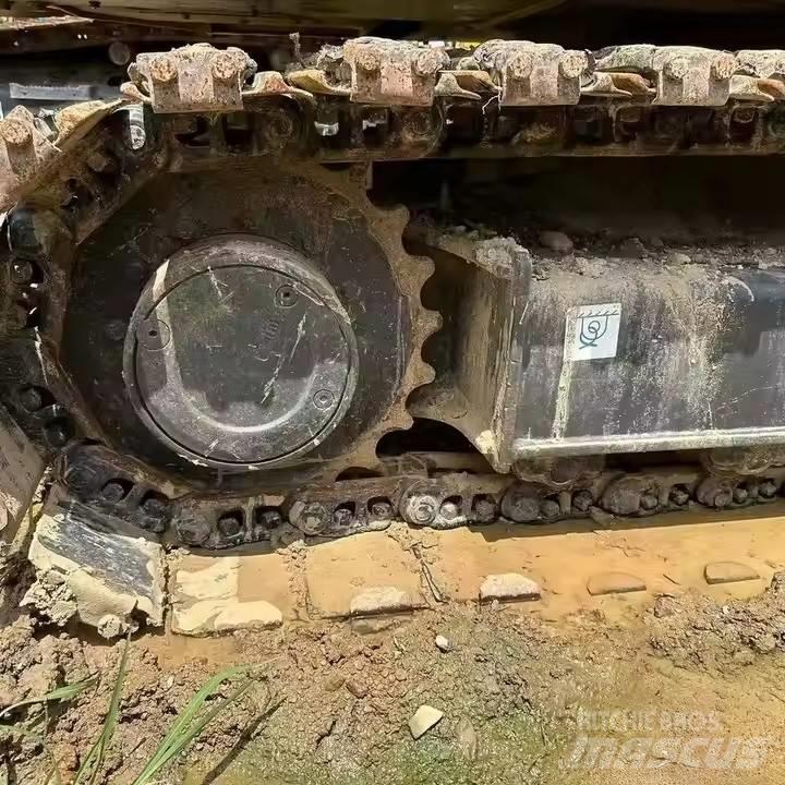 Komatsu PC70 Escavatori cingolati