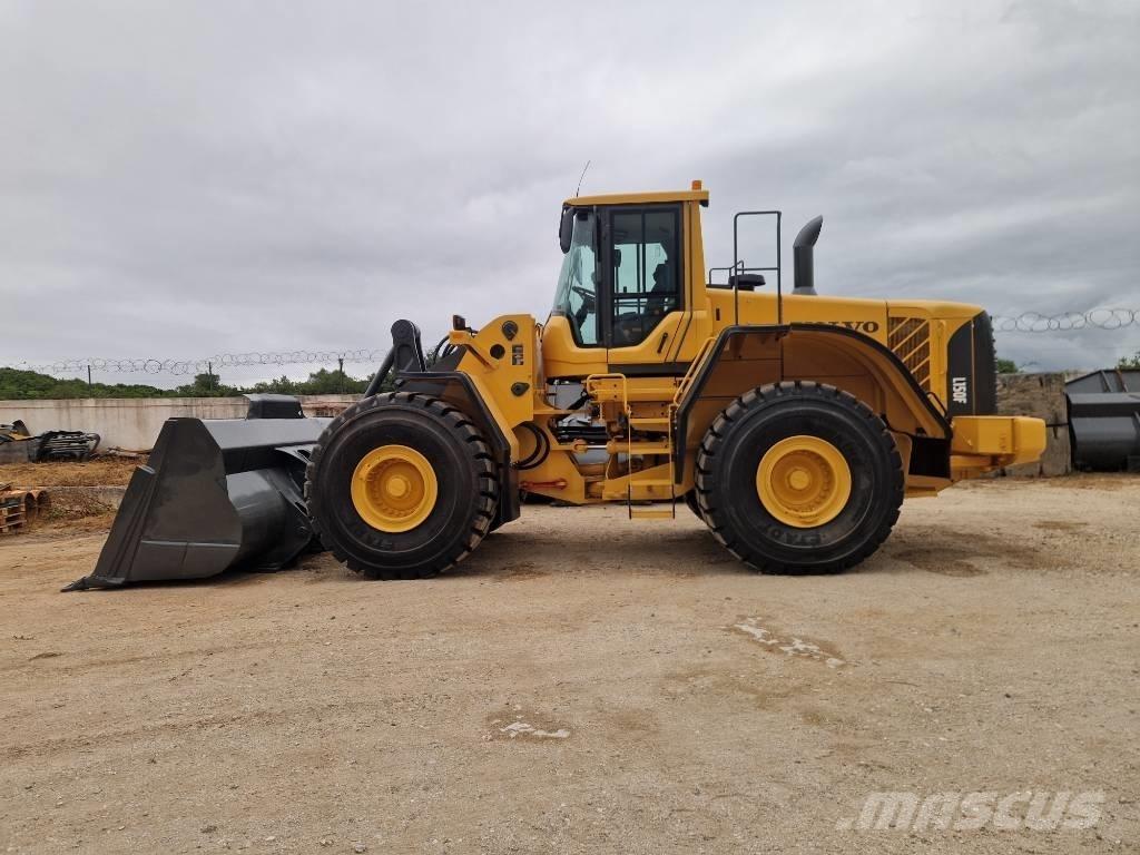 Volvo L 150 F Pale gommate