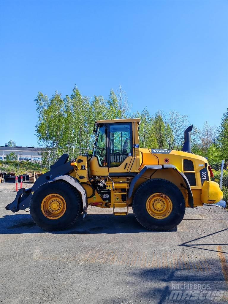 Volvo L 90 G Pale gommate