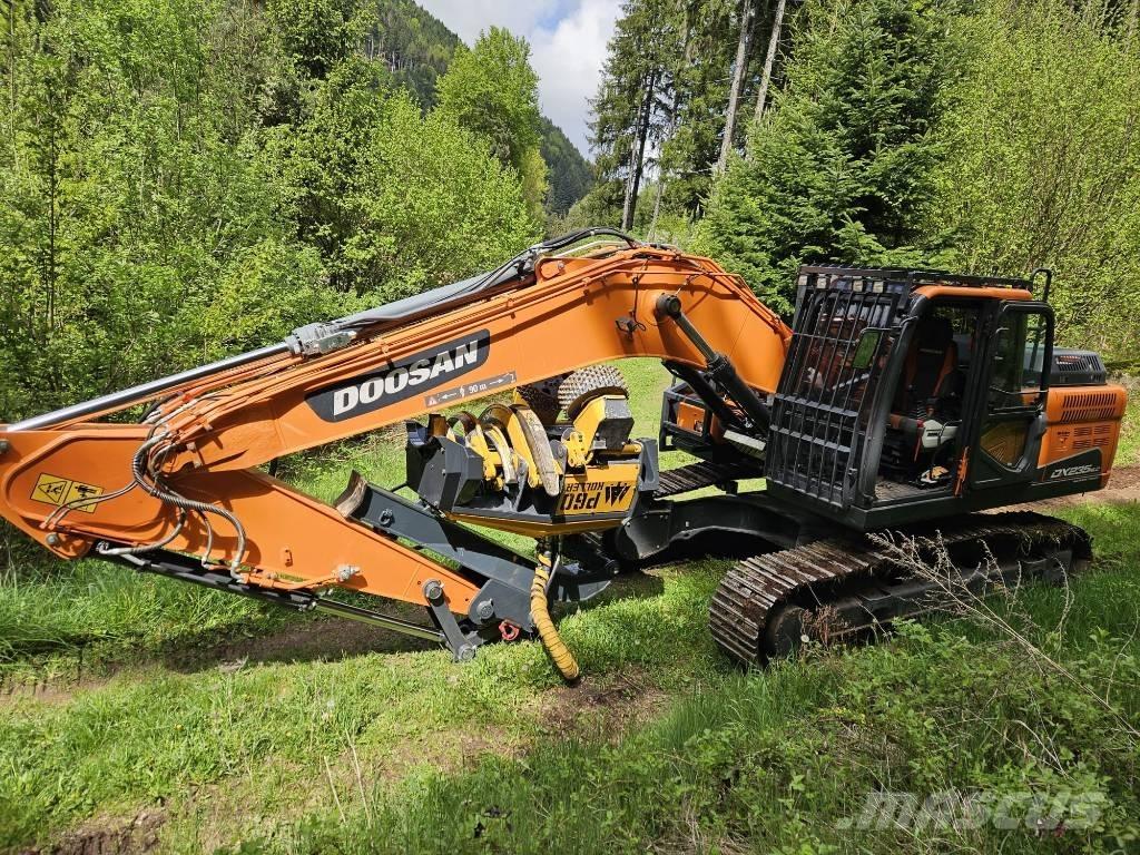Doosan DX 235 NLC - 5 Escavatori forestali