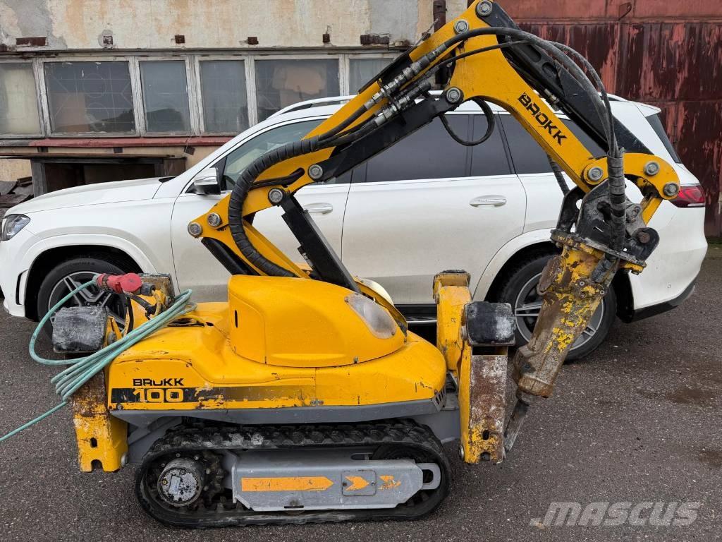 Brokk 100 Escavatori da demolizione