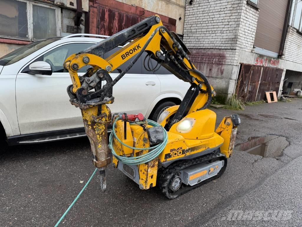 Brokk 100 Escavatori da demolizione