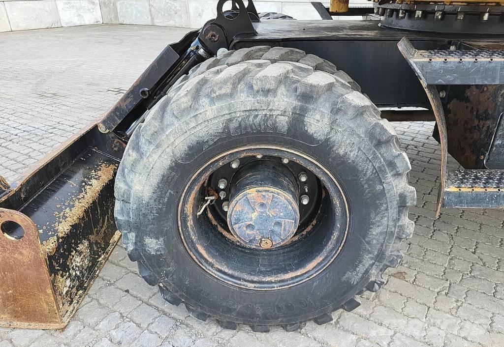 CAT M313 D Escavatori gommati