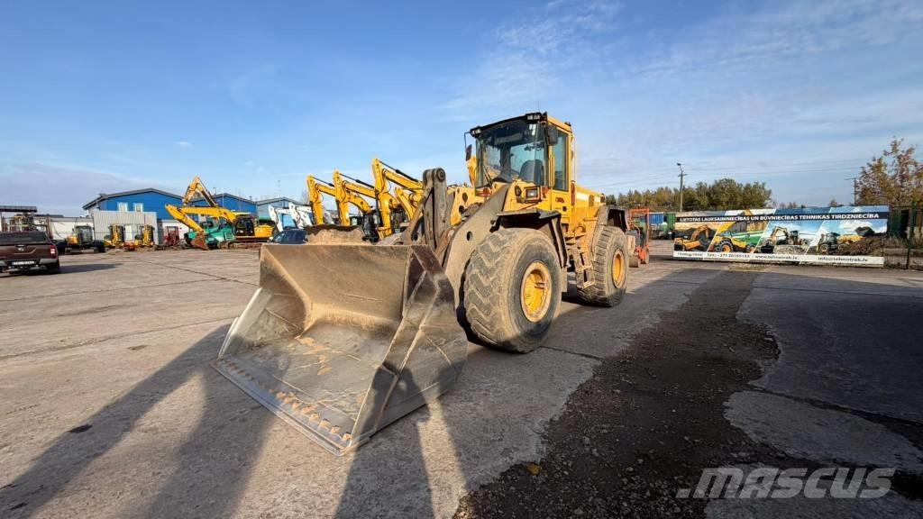 Volvo L 120 D Pale gommate