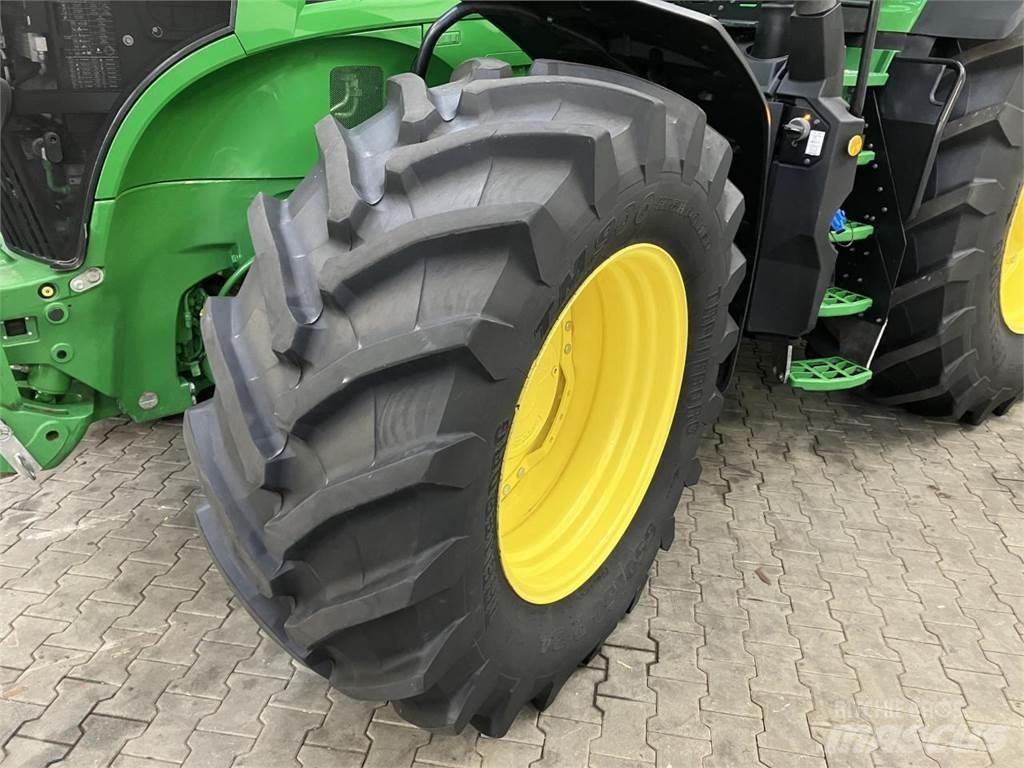 John Deere 7R 330 Trattori