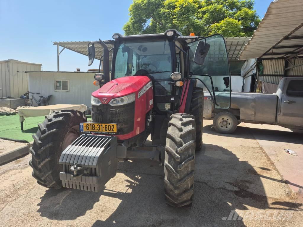 Massey Ferguson 5713 Trattori