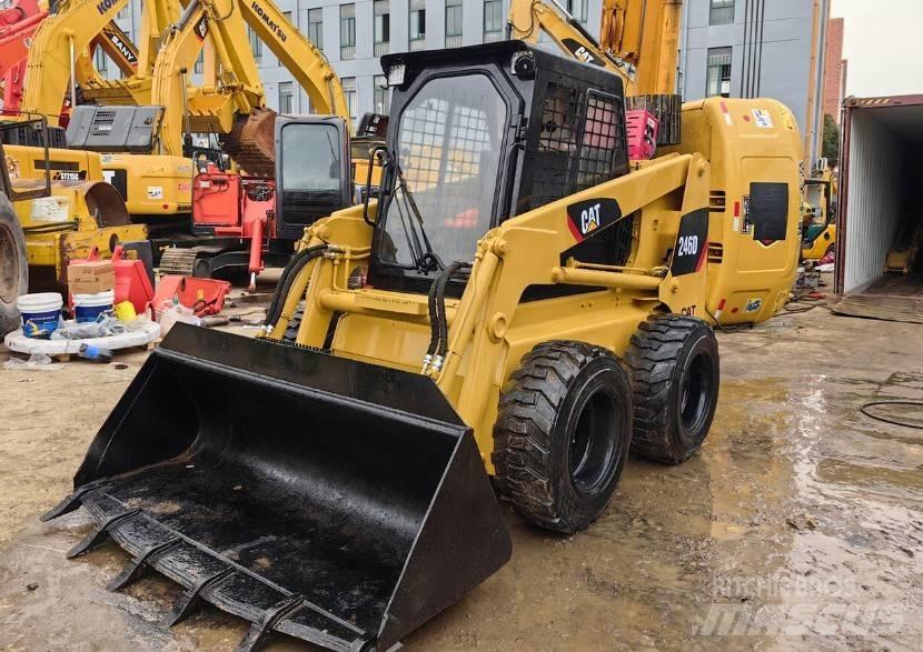 CAT 246D Mini Pale Gommate