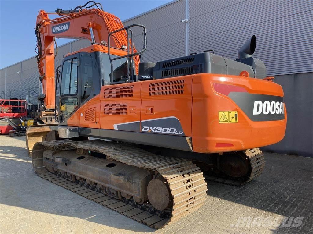 Doosan DX300LC-5 Escavatori cingolati