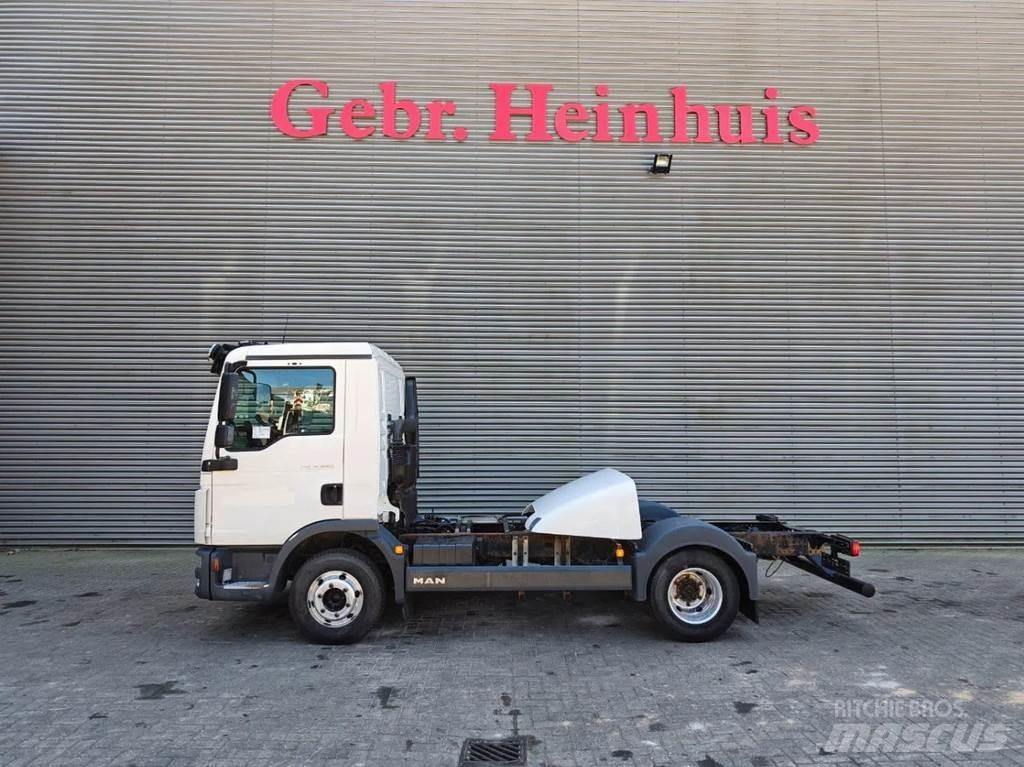 MAN TGL 8.220 4x2 Autocabinati