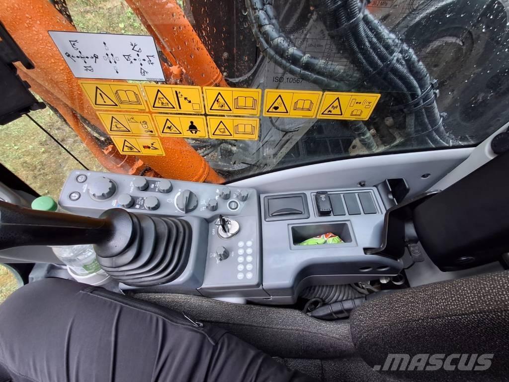Hitachi ZX 225 US LC Escavatori cingolati