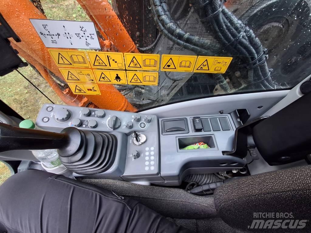 Hitachi ZX 225 US LC Escavatori cingolati