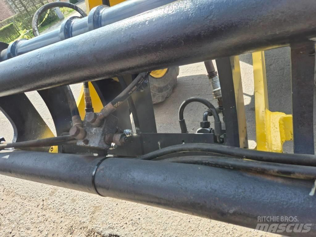 Komatsu WA100M-7 Pale gommate