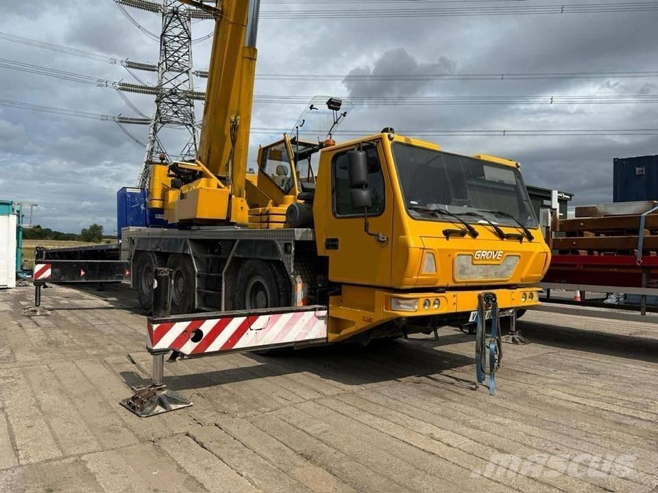 Grove GMK 3055 Gru per tutti i terreni