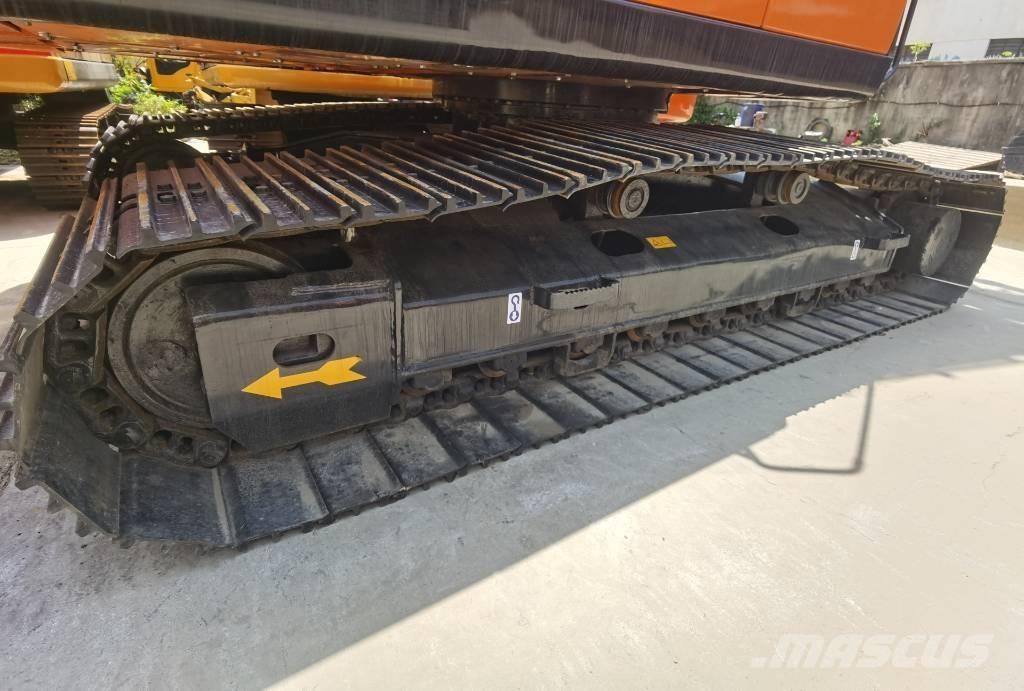 Doosan DX225LC-9C Escavatori cingolati