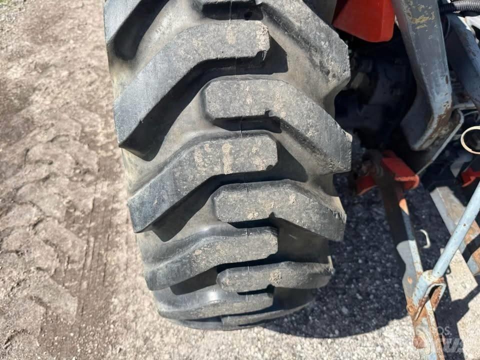 Kubota B 7800 HSD Trattori