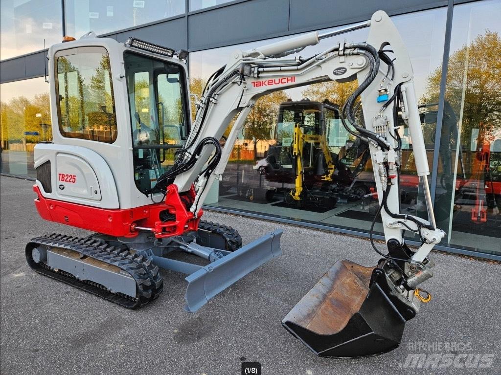 Takeuchi TB 225 Miniescavatori