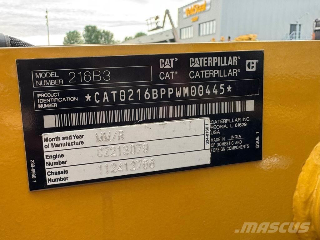 CAT 216B3 Pale gommate