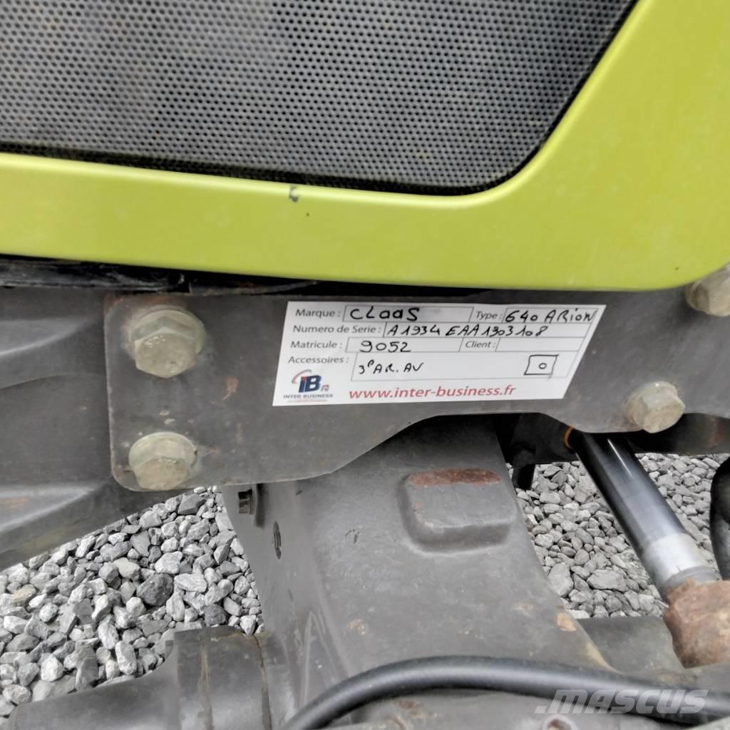 CLAAS 640 ARION Trattori
