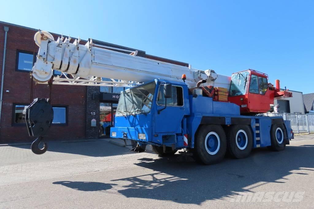 Liebherr LTM 1050-1 Gru per tutti i terreni