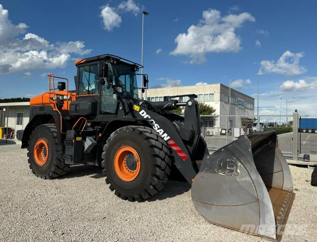 Doosan DL 380-7 Pale gommate