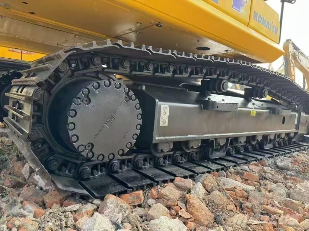 Komatsu 220-8 Escavatori cingolati