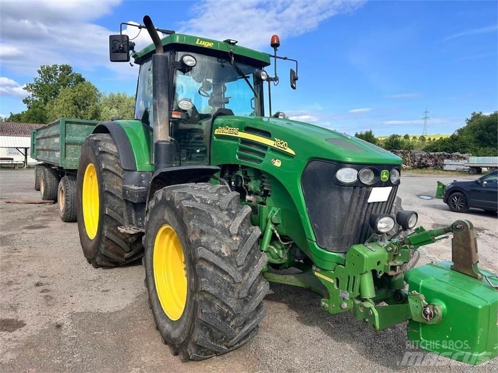 John Deere 7820 Trattori