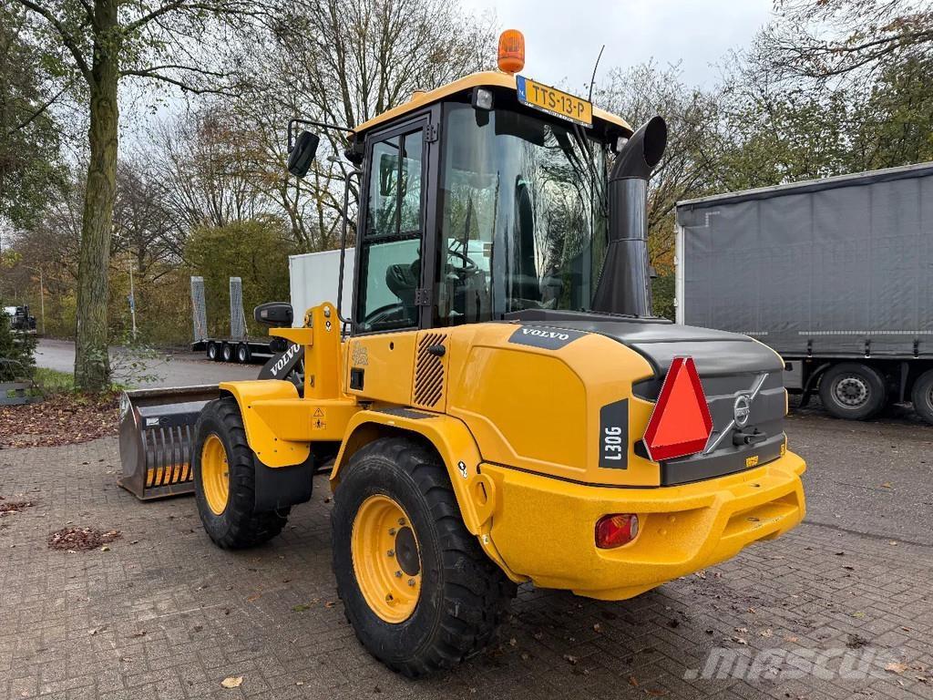 Volvo L30G Speeder Pale gommate