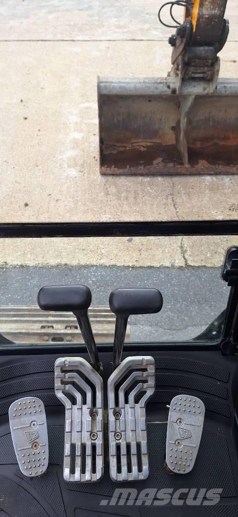 JCB JS 131 LC Escavatori cingolati