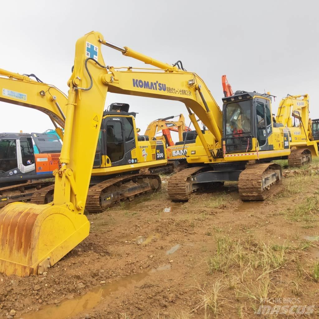 Komatsu PC200-8 Escavatori cingolati