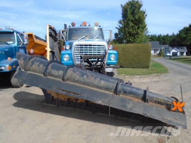 Ford LTL 9000 Lame spazzaneve e aratri