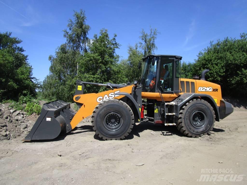 CASE 821 G XR Pale gommate