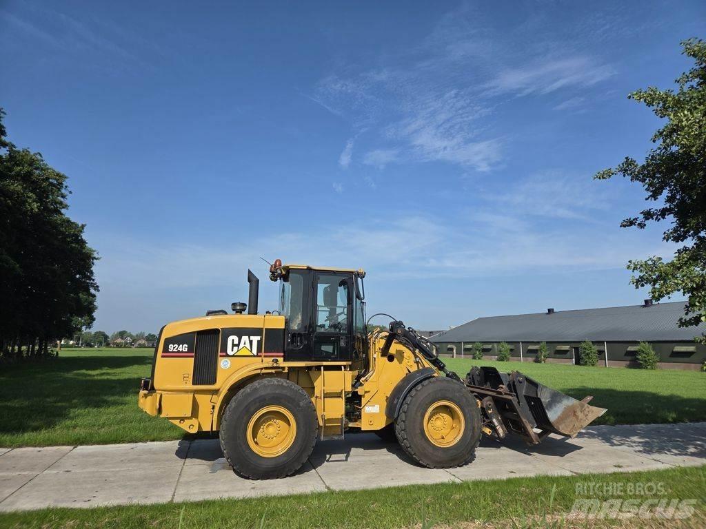 CAT 924G Pale gommate