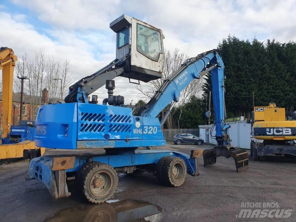 Fuchs MHL 320 Movimentazione rifiuti