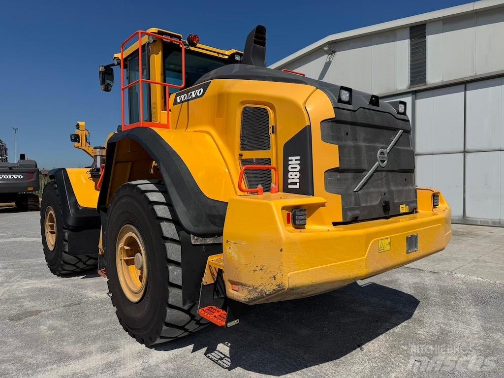 Volvo L 180 H Pale gommate