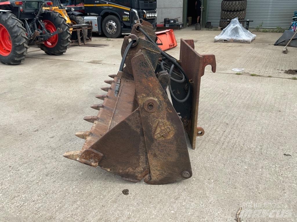 JCB 4 IN 1 BUCKET Benne