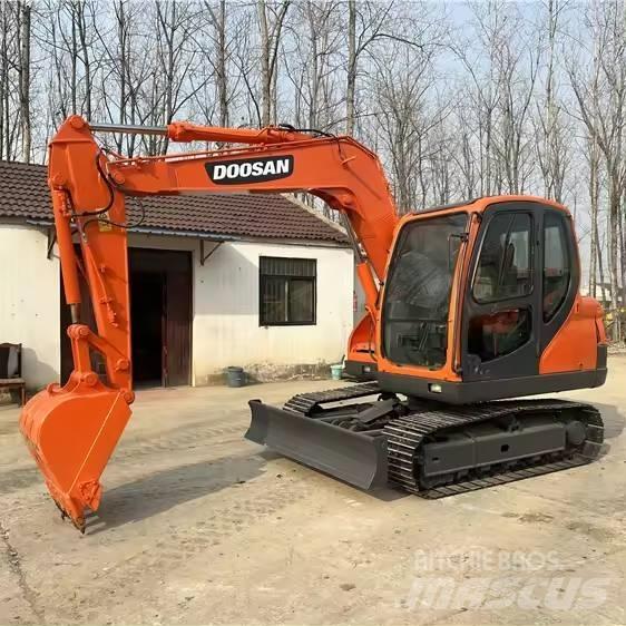 Doosan DX75 Escavatori cingolati