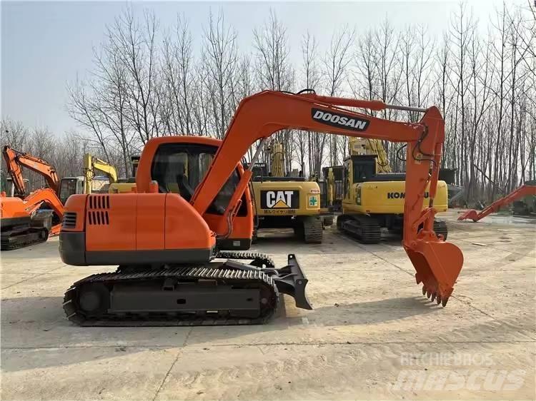Doosan DX75 Escavatori cingolati