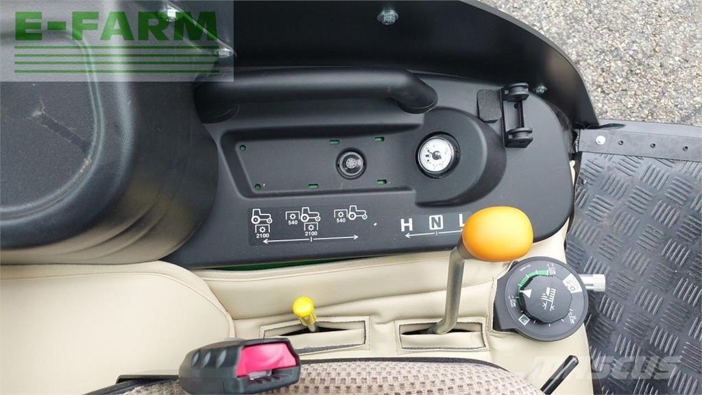 John Deere 1026R Trattori