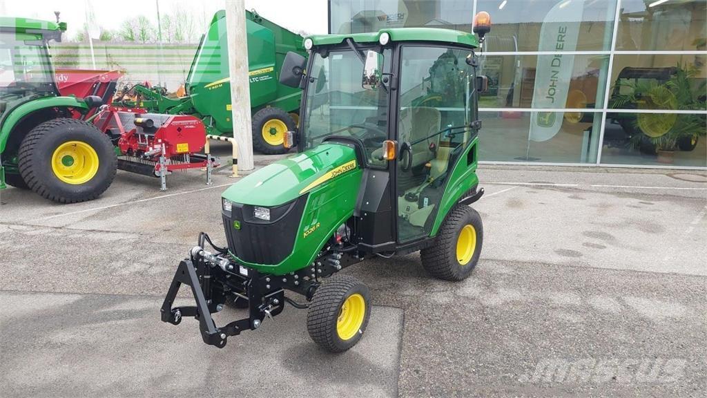 John Deere 1026R Trattori