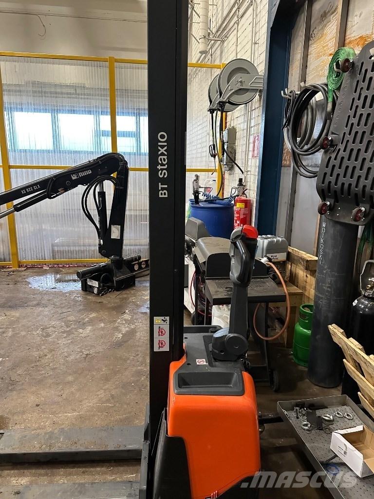 Toyota HWE 100 Transpallet uomo a terra