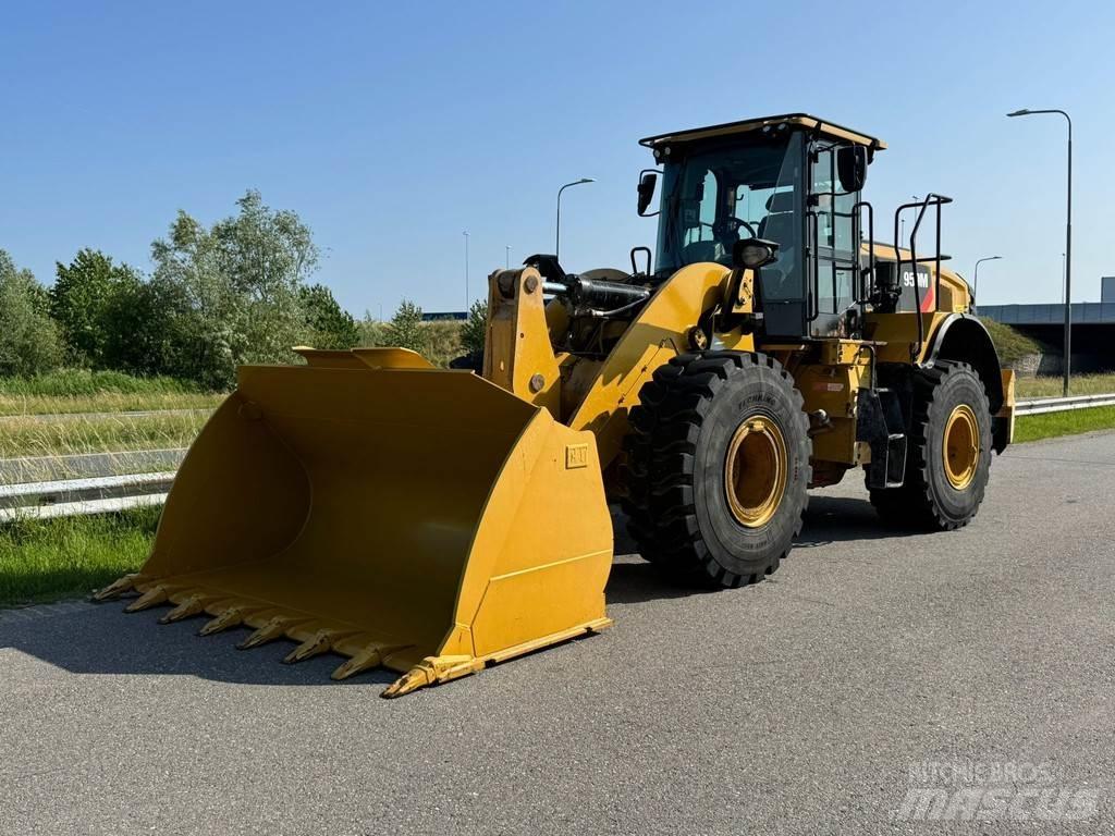 CAT 950M Pale gommate