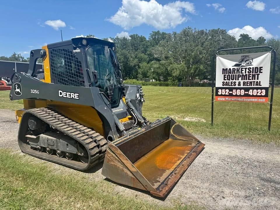 John Deere 325 Mini Pale Gommate