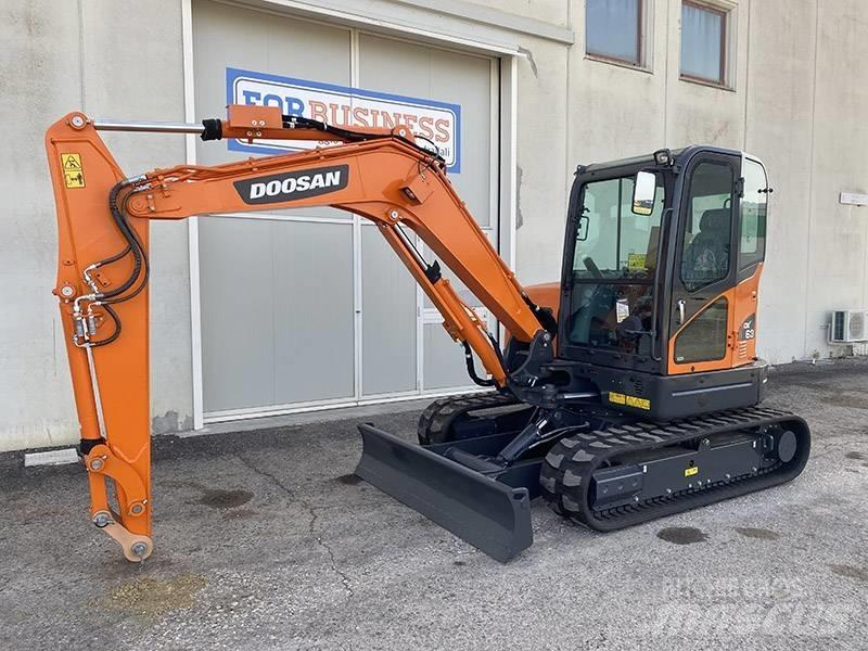 Doosan DX 63-3 Miniescavatori