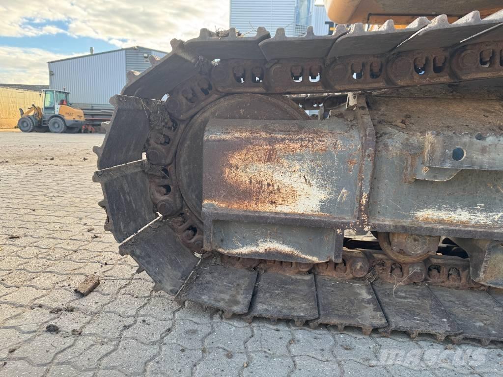 Liebherr R 922 Escavatori cingolati