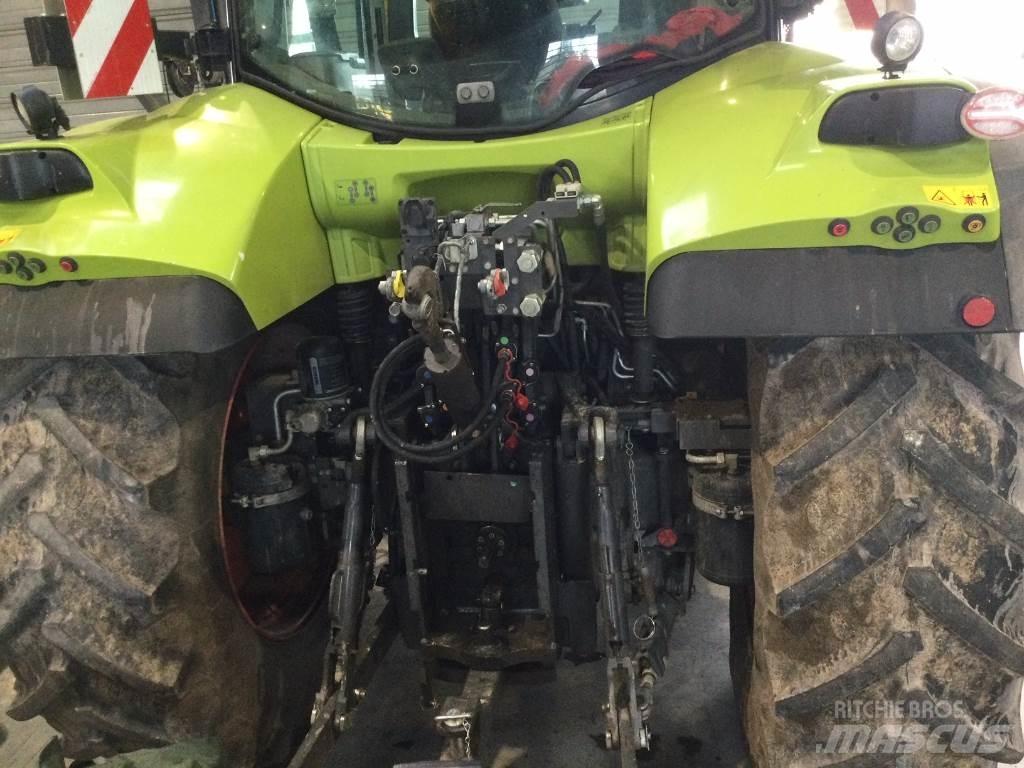 CLAAS ARION 550 Trattori